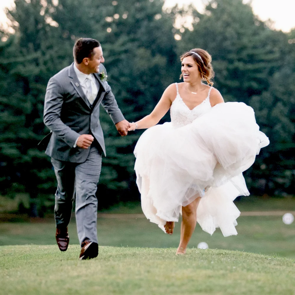 bride_groom_running